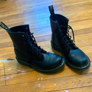 womens size 7 doc martens